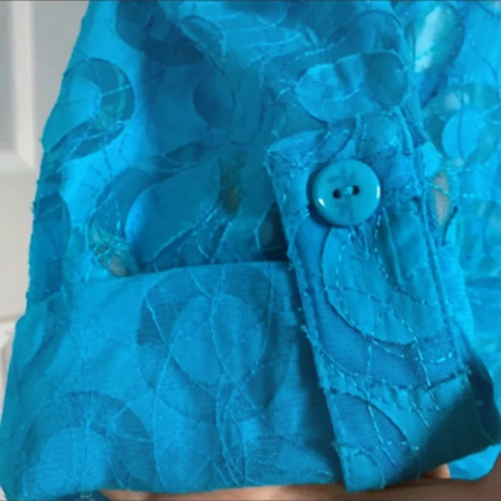 Ruby Rd. Blue button down blouse Size medium - Picture 7 of 10